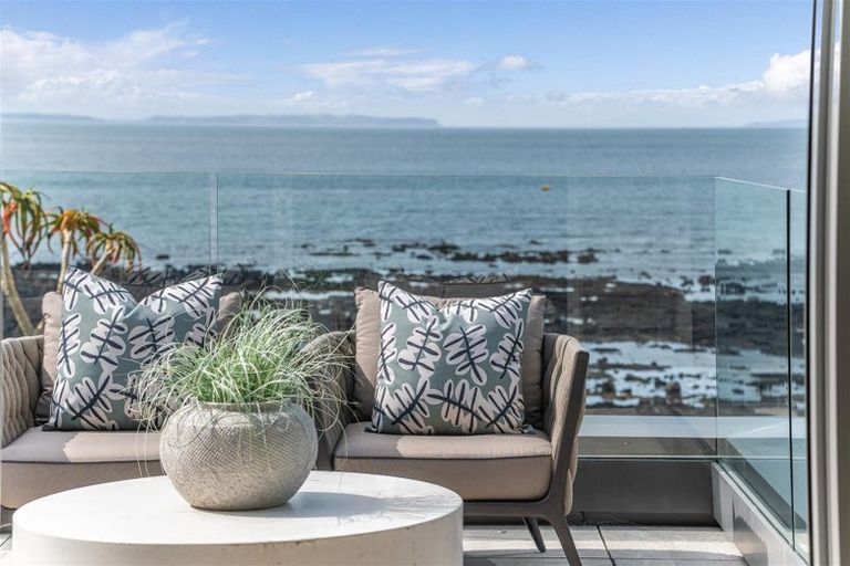 Photo of property in 34 Muritai Road, Milford, Auckland, 0620