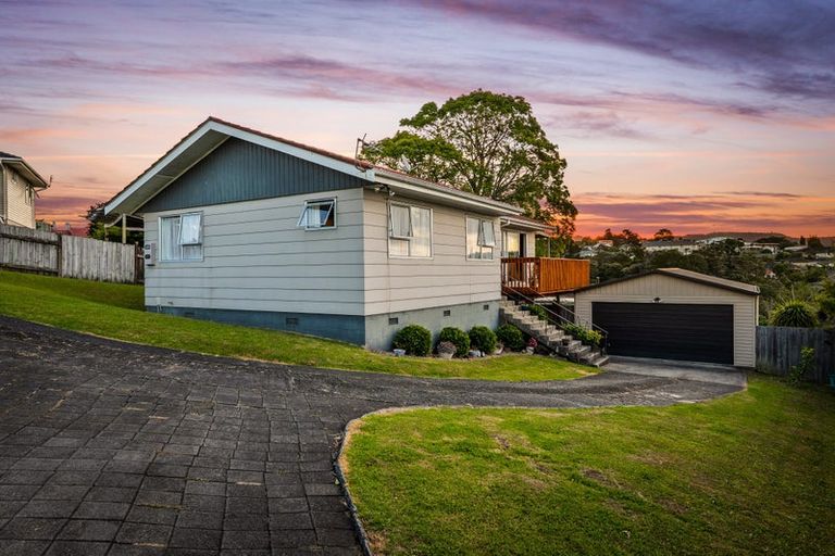 Photo of property in 11 Seakens Way, Glen Eden, Auckland, 0602