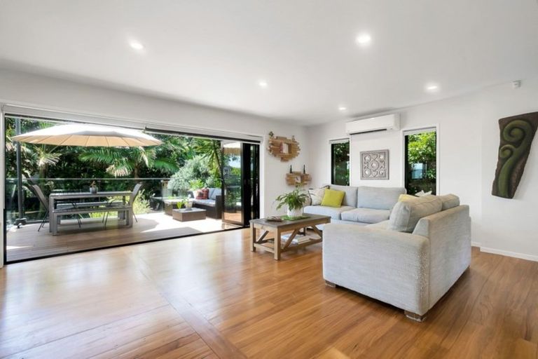 Photo of property in 23 Humariri Street, Point Chevalier, Auckland, 1022
