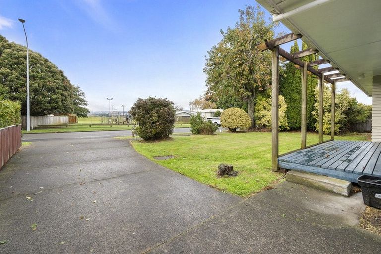 Photo of property in 22 Waterloo Crescent, Hokowhitu, Palmerston North, 4410