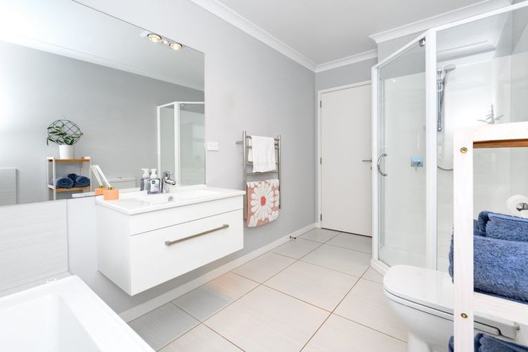 Photo of property in 230 Ballintoy Park Drive, Welcome Bay, Tauranga, 3175