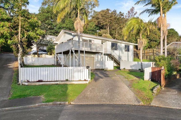 Photo of property in 11 Chrisarda Place, Red Hill, Papakura, 2110