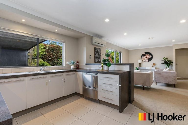 Photo of property in 11 Allerton Place, Wattle Downs, Auckland, 2103