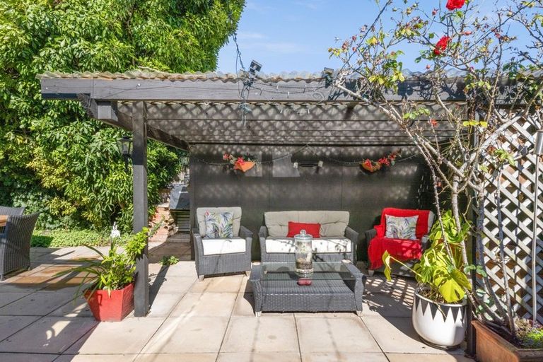 Photo of property in 128 Charles Street, Westshore, Napier, 4110