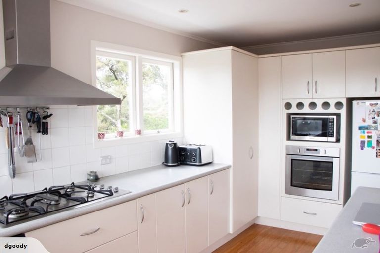 Photo of property in 58 Fowler Street, Northcote, Auckland, 0627