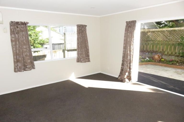 Photo of property in 15b Raine Street, Karori, Wellington, 6012