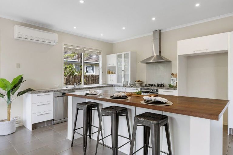 Photo of property in 2/745 Acacia Bay Road, Acacia Bay, Taupo, 3330