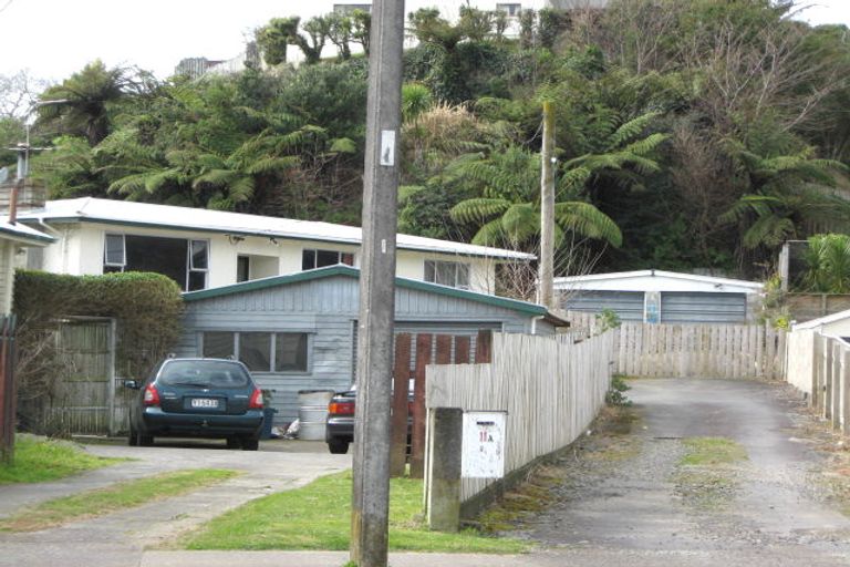 Photo of property in 11a Seaview Road, Marfell, New Plymouth, 4310