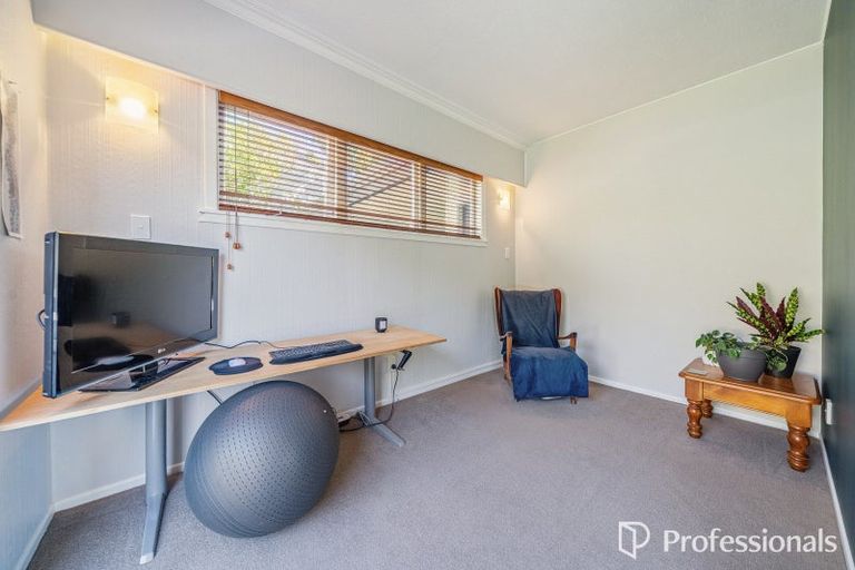 Photo of property in 13 Stratton Street, Normandale, Lower Hutt, 5010