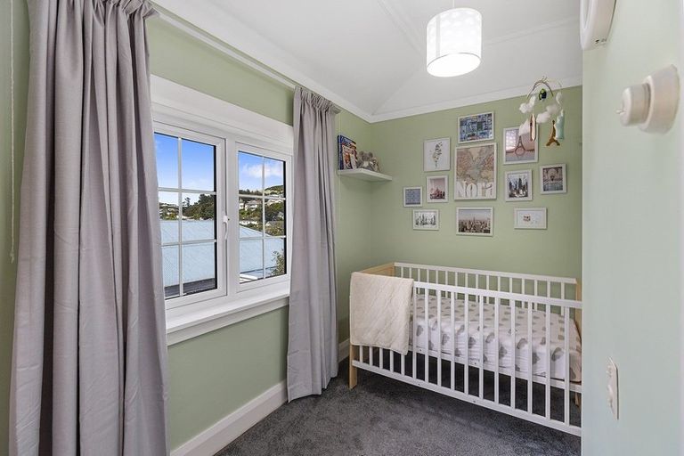 Photo of property in 17 Tamar Street, Island Bay, Wellington, 6023