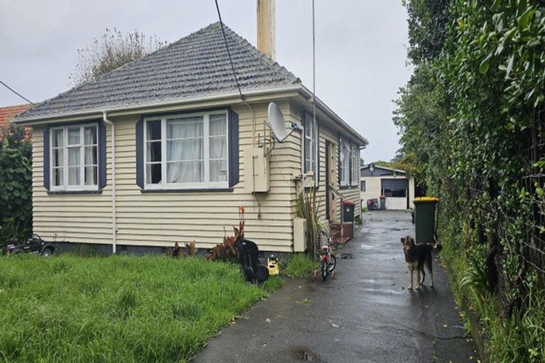 Photo of property in 185 Egmont Street, Patea, 4520