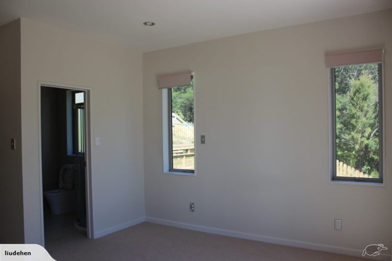 Photo of property in 92 Tiriwa Drive, Massey, Auckland, 0614