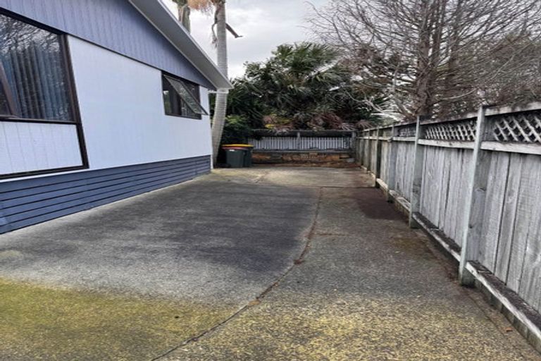 Photo of property in 2/141 Carnoustie Drive, Wattle Downs, Auckland, 2103