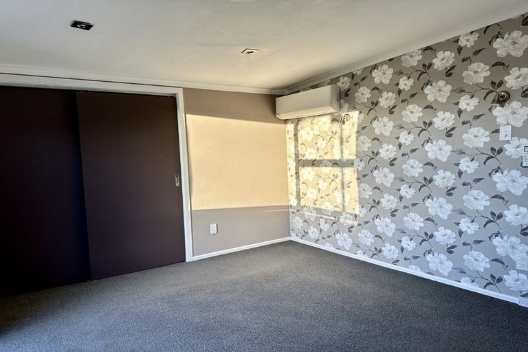 Photo of property in 2 Newcastle Street, Hokowhitu, Palmerston North, 4410