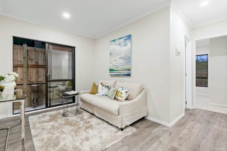 Photo of property in 60 Lime Hill Rise, Flat Bush, Auckland, 2019