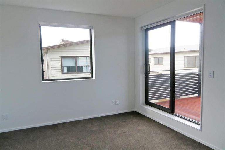 Photo of property in The Firemans Apartments, 214/321 Jackson Street, Petone, Lower Hutt, 5012