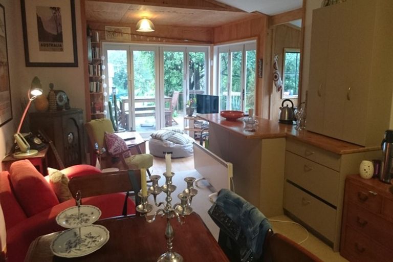 Photo of property in 19 Huiawa Street, Waikanae Beach, Waikanae, 5036