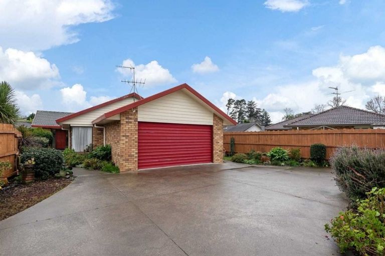 Photo of property in 1/15 Solana Court, Botany Downs, Auckland, 2010