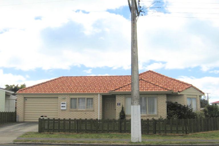 Photo of property in 104 Ocean Road, Whangamata, 3620