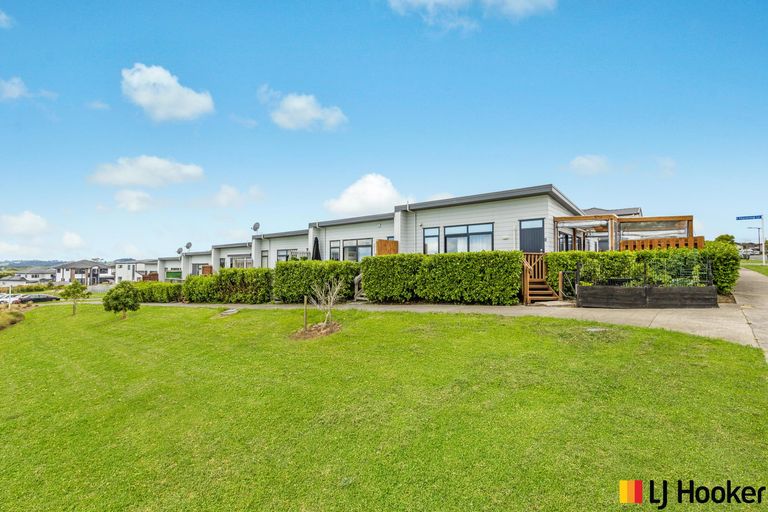 Photo of property in 11 Kapuarangi Lane, Papakura, 2110