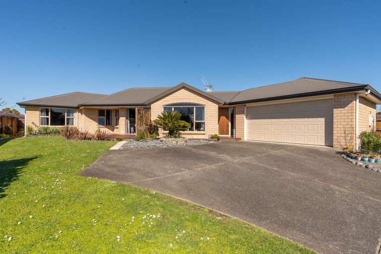 Photo of property in 12 Tarrango Way, Rototuna, Hamilton, 3210