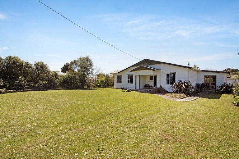 Photo of property in 176 Commercial Street, Takaka, 7110