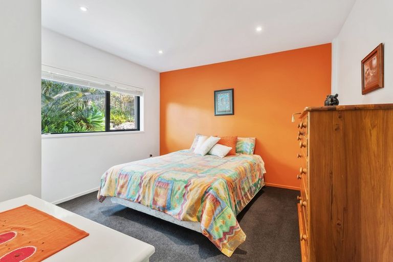 Photo of property in 22a Eastcliffe Road, Castor Bay, Auckland, 0620