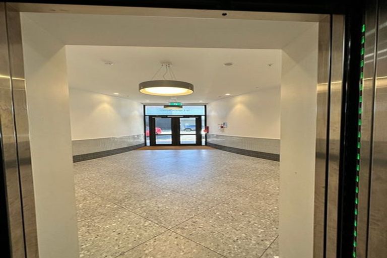 Photo of property in Unit 106,l1, 106/14 Laings Road, Hutt Central, Lower Hutt, 5010