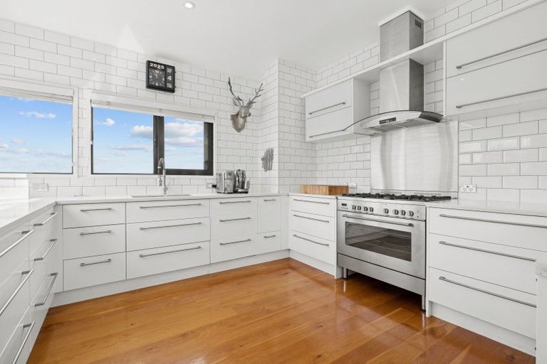 Photo of property in 5 Caversham Drive, Torbay, Auckland, 0630