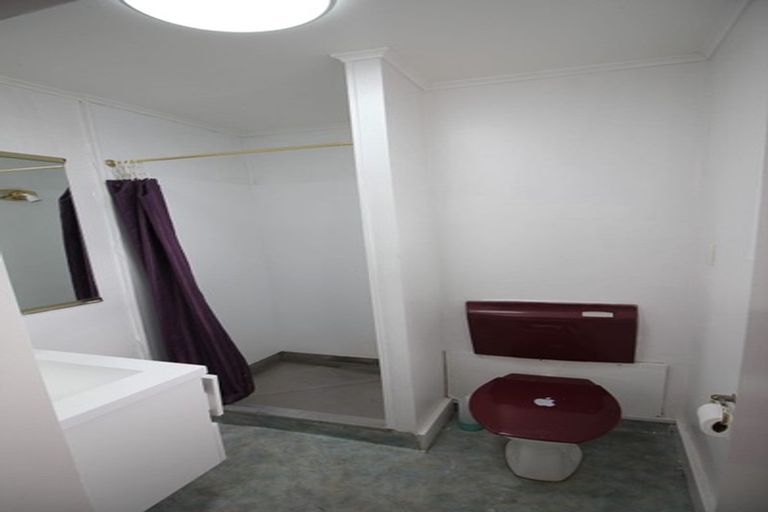 Photo of property in Carillion/the Knoll, 33 Thompson Street, Mount Cook, Wellington, 6011