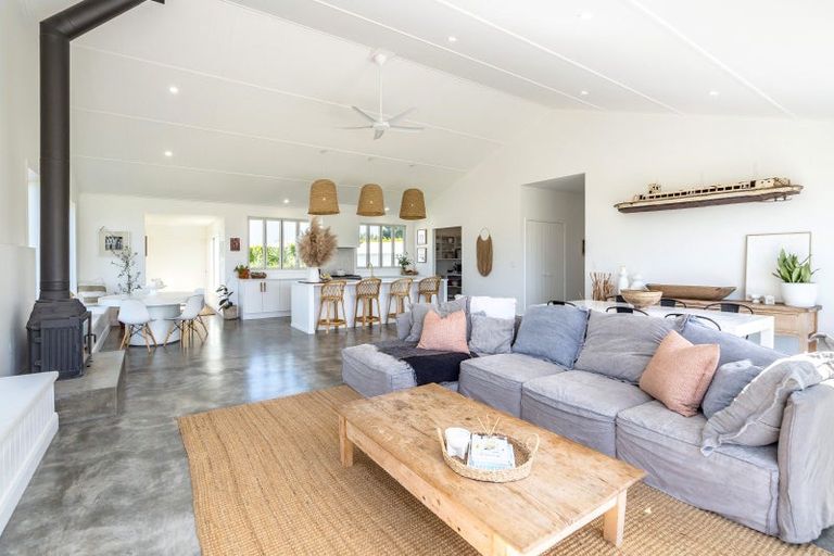 Photo of property in 194 Wood Street, Woodside, Greytown, 5794