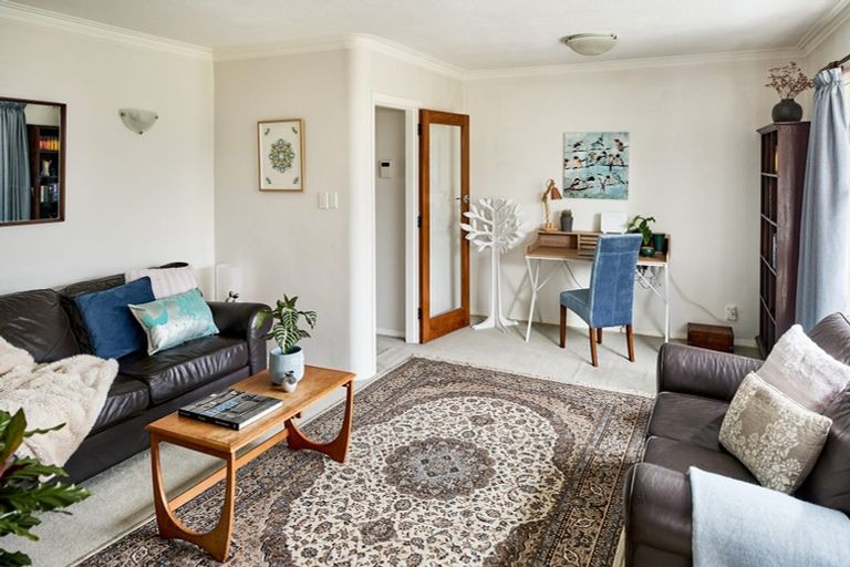 Photo of property in 8 Courtenay Road, Heretaunga, Upper Hutt, 5018