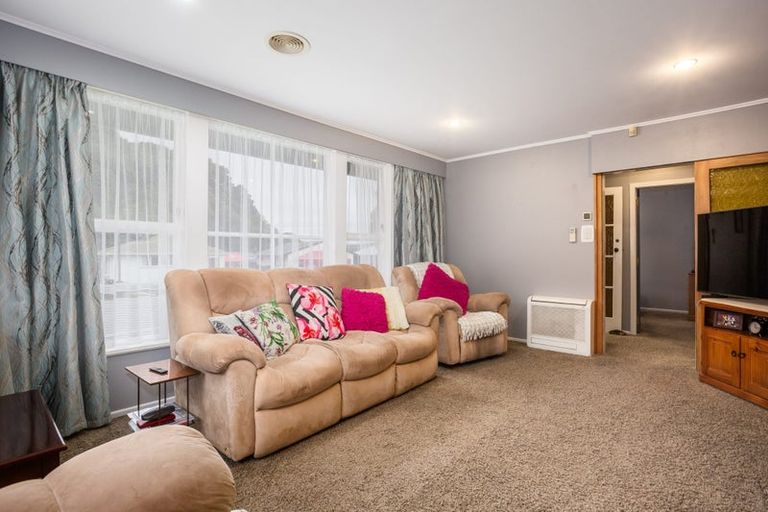 Photo of property in 87 Rangituhi Crescent, Takapuwahia, Porirua, 5022