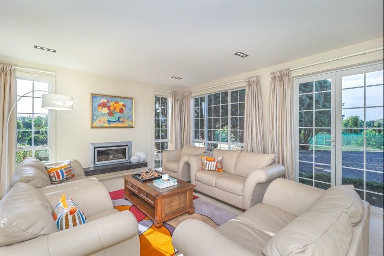 Photo of property in 15 Tarahunga Road, Levin, 5571