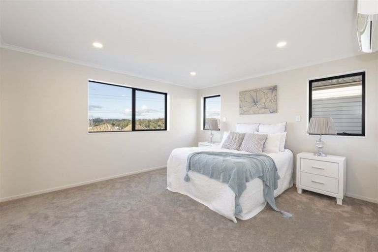 Photo of property in 54 Tir Conaill Avenue, Flat Bush, Auckland, 2019