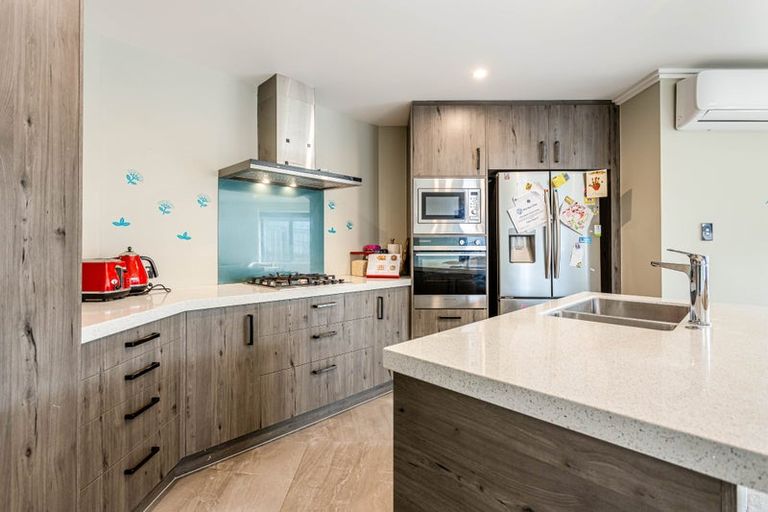 Photo of property in 1 Reserva Crescent, Kumeu, 0810