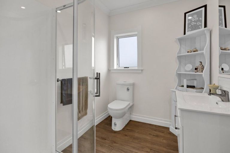 Photo of property in 43a Rawhitiroa Road, Eltham, 4398