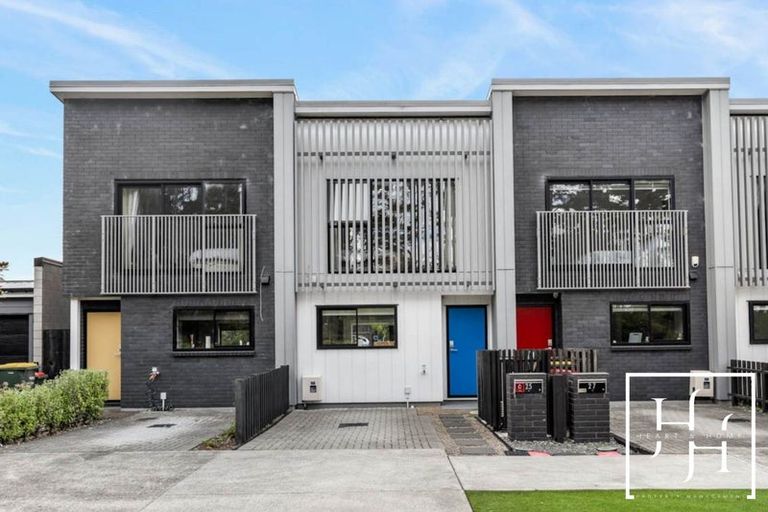 Photo of property in 25 Konoba Avenue, Kumeu, 0810