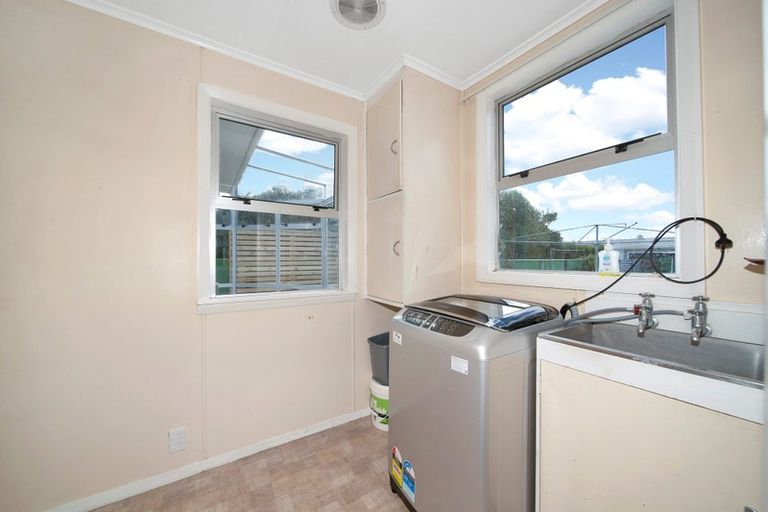 Photo of property in 28 Disraeli Street, Hawera, 4610