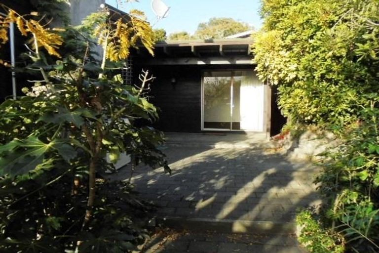 Photo of property in 5a Seapoint Road, Bluff Hill, Napier, 4110