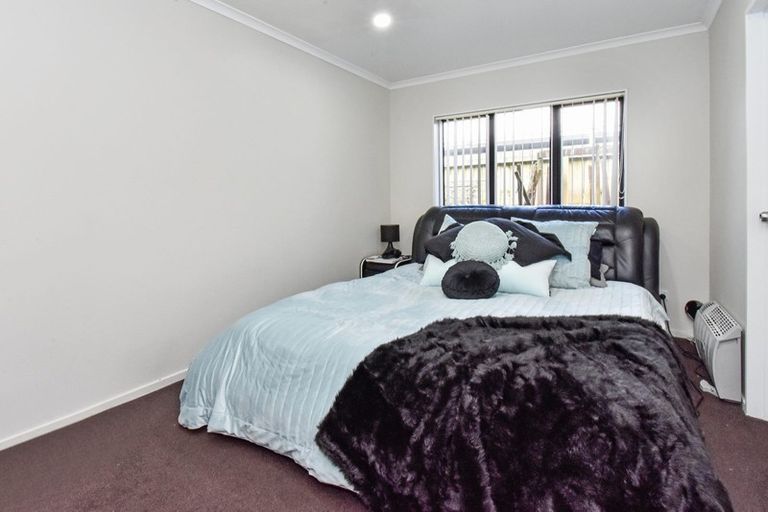 Photo of property in 7 Clendon Place, Manurewa, Auckland, 2102