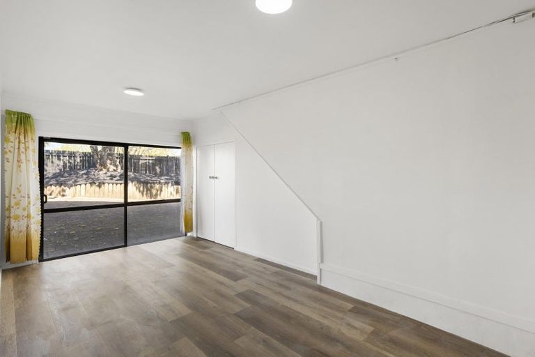 Photo of property in 639 Swanson Road, Swanson, Auckland, 0612