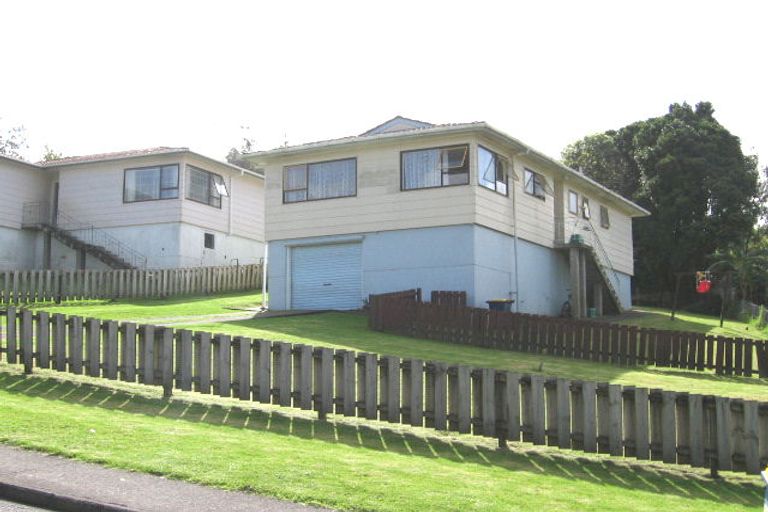 Photo of property in 5 Yule Place, Massey, Auckland, 0614