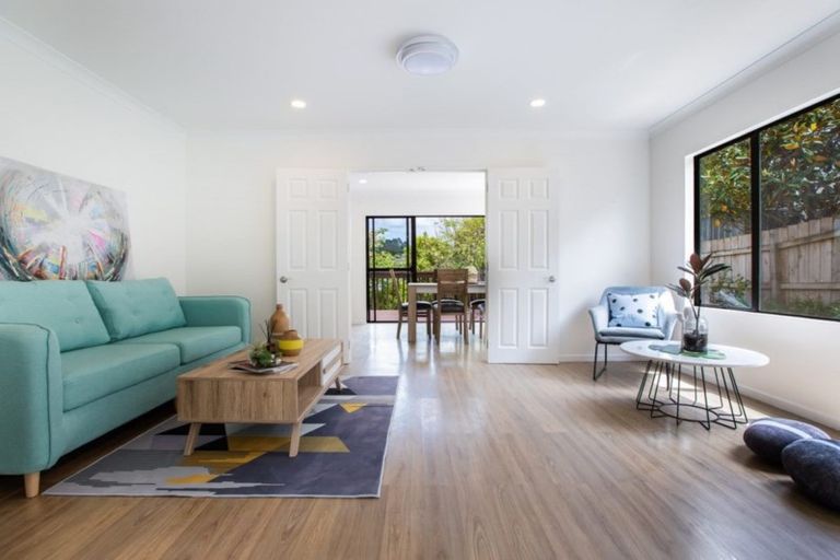 Photo of property in 64 Rising Parade, Fairview Heights, Auckland, 0632