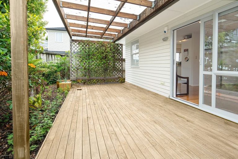Photo of property in 27 Normanton Street, Glenfield, Auckland, 0629