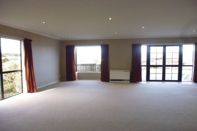 Photo of property in 32 Camellia Terrace, Maungaraki, Lower Hutt, 5010