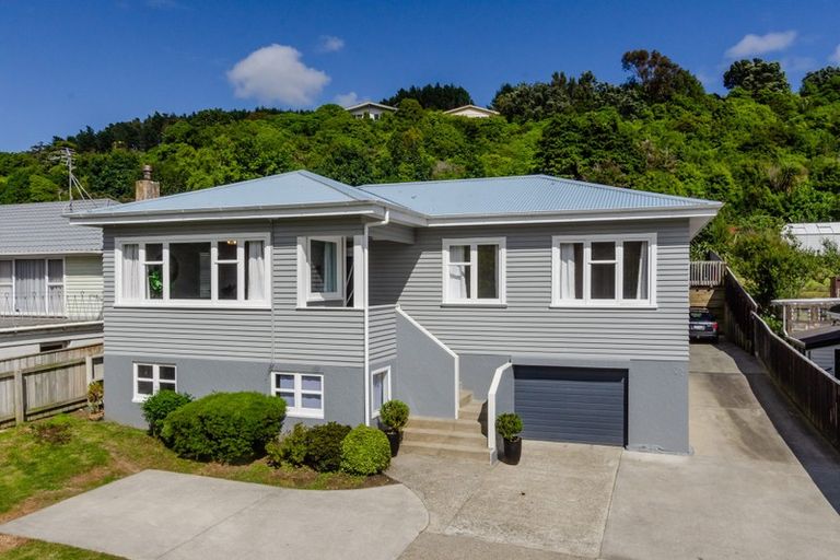 Photo of property in 349 Main Road, Tawa, Wellington, 5028