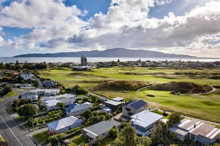 Photo of property in 9a Eatwell Avenue, Paraparaumu Beach, Paraparaumu, 5032