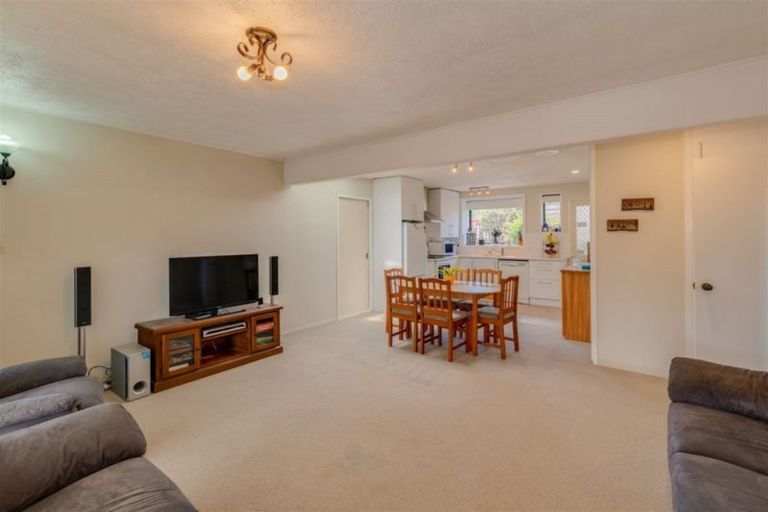 Photo of property in 1/208 Grimseys Road, Redwood, Christchurch, 8051