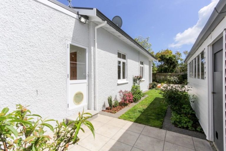 Photo of property in 372a Carrington Street, Upper Vogeltown, New Plymouth, 4310